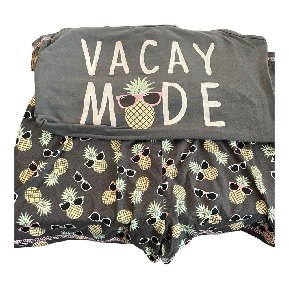 Gray Pineapple Print‎ Pajama Set